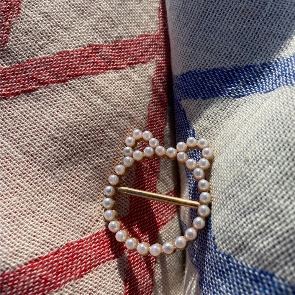 Wear Your Textile Clip Pointy Cat Ears FREE WITH Cat’s Meow Wrap Blanket Towel - Picture 5 of 15